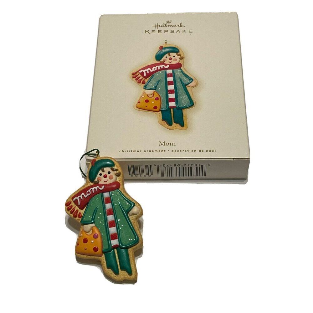 Hallmark 2007 Christmas Ornament Gingerbread Man Mom Spell out